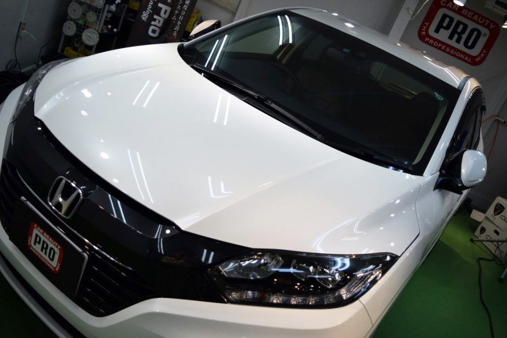 ホンダ・ヴェゼル（ホワイトオーキッド・パール） PCX‐S8