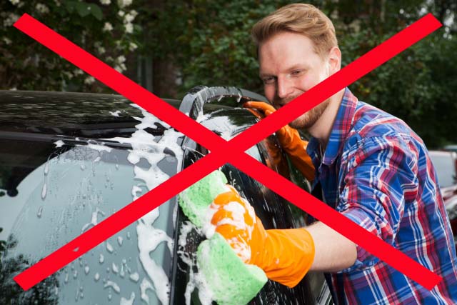 【技術 】お車の洗浄について　お車を洗う際には様々な方法がありますが、カービューティープロ札幌ドーム前ではデリケートな塗装面へのアプローチを次のように考えます。