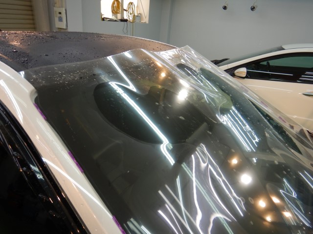 21 10 トヨタ Grヤリスのフロントガラスへ新製品 ウィンドウプロテクションフィルム Stek Windshield Dynoflex を施工 飛び石対策に 札幌市白石区よりご利用ありがとうございました