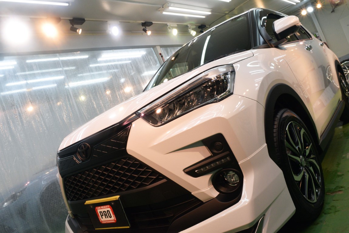 2024/4 トヨタ・ライズへ完全2層式ガラスコーティング「SPGコート」親水タイプを施工 札幌市中央区より