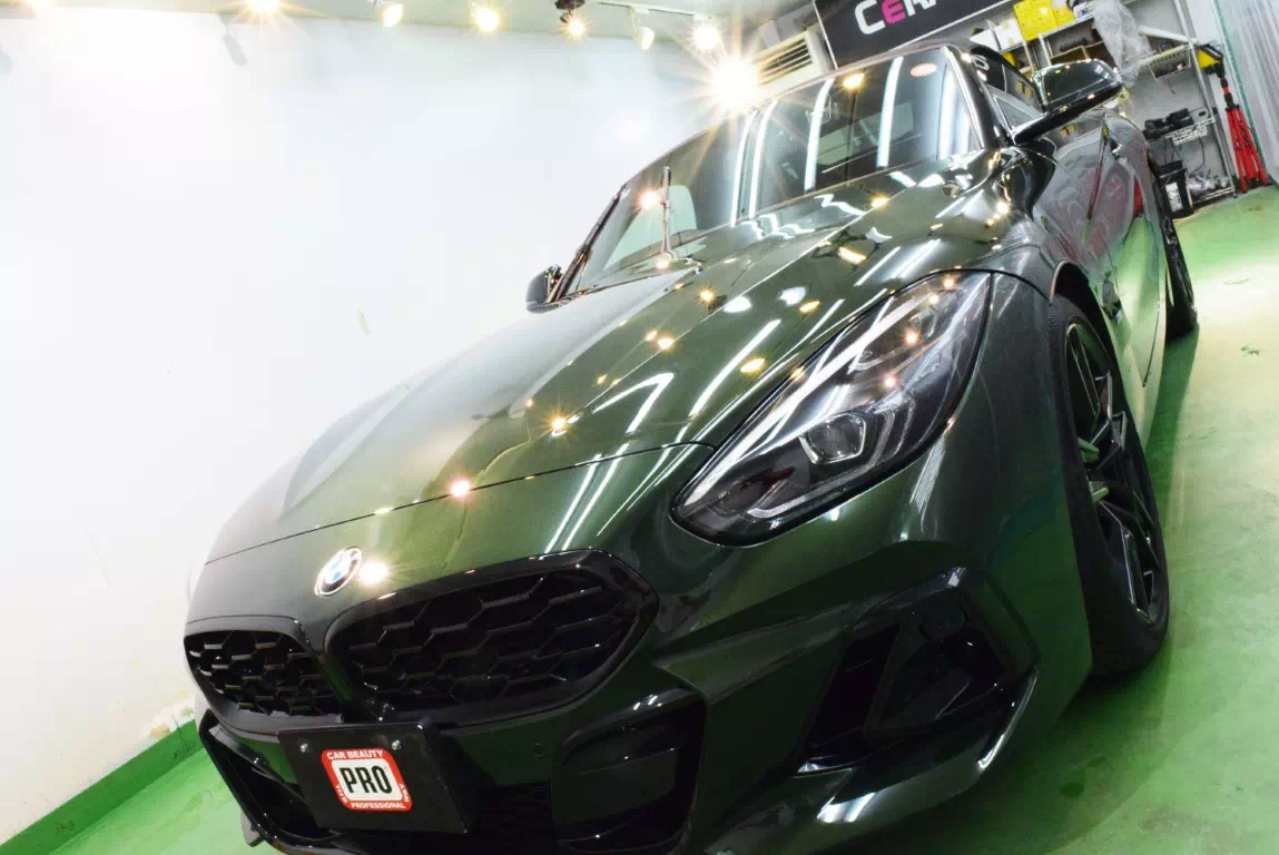 研磨後にセラミックコーティングを施工したBMWの深い艶感