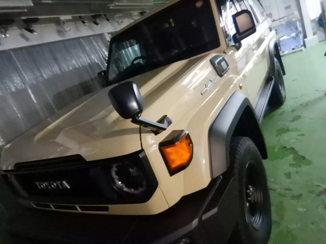 【札幌市豊平区より】トヨタ・ランドクルーザー70(復刻版)|新車直納 セラミックプロ9H(2レイヤー・疎水性)× ノックスドール防錆施工