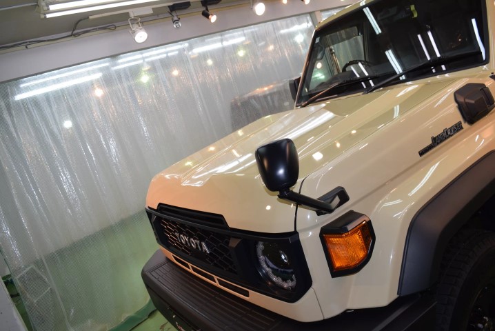 【札幌市豊平区より】トヨタ・ランドクルーザー70(復刻版)|新車直納 セラミックプロ9H(2レイヤー・疎水性)× ノックスドール防錆施工