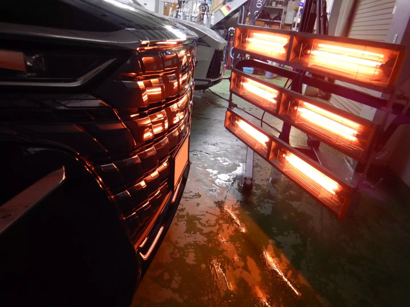 セラミックコーティング・ガラスコーティングは、施工環境によって仕上がりや耐久性に差が出やすい施工です。