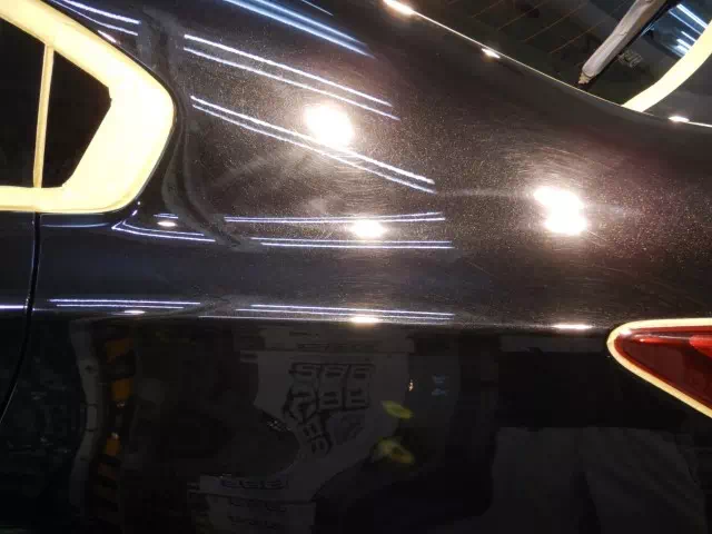 札幌スバル車の研磨コーティング・中古車販売店で研磨された痕