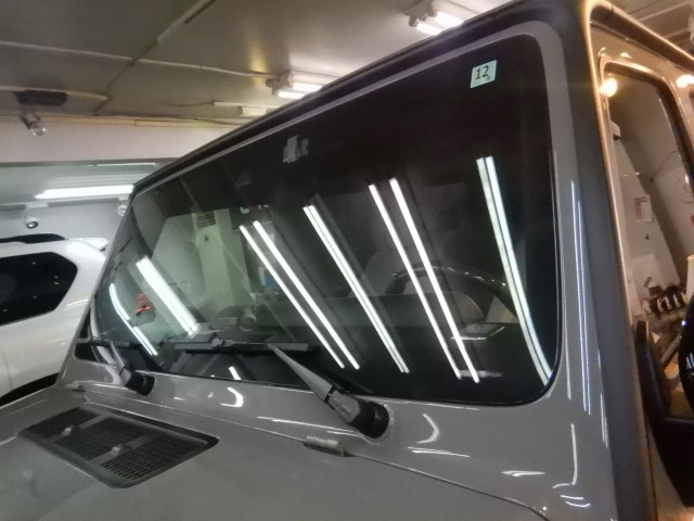 メルセデス・Gクラス 飛び石対策 フロントガラス用プロテクションフィルム施工完了