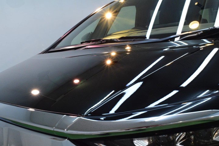 ヴェルファイア 202ブラック セラミックプロ イオン施工後のボディ全景、鏡面仕上げで光沢が映える状態