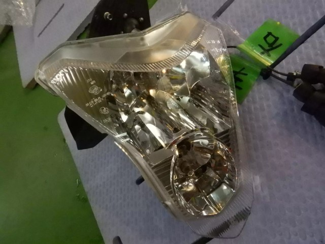 Vyrus ヘッドライトにプロテクションフィルムを施工した状態