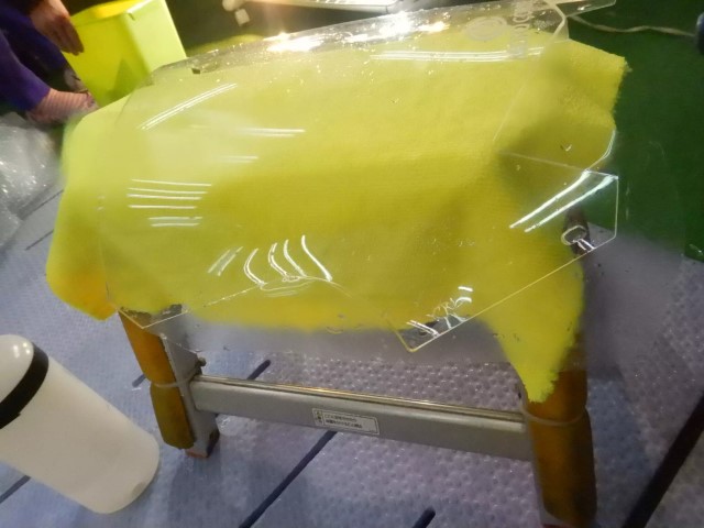 Vyrus シールド部へのプロテクションフィルム施工