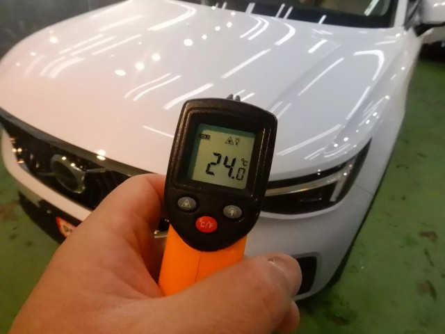 ボルボXC40 SPGコート1層目塗布施工