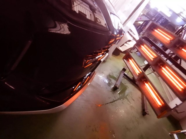 セラミックコーティング施工時の温度管理を行う専用設備