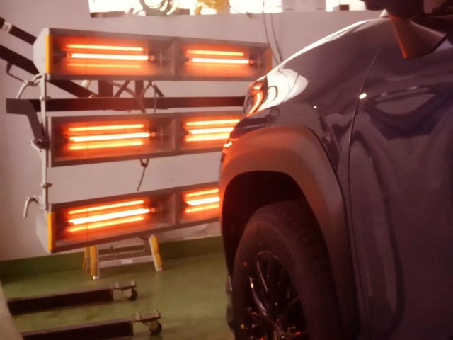 セラミックコーティング施工時の温度管理を行う専用設備