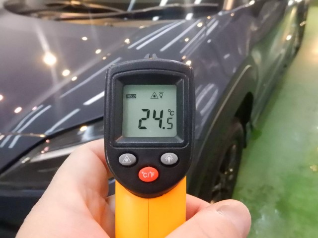 セラミックコーティング施工時の温度管理を行う専用設備