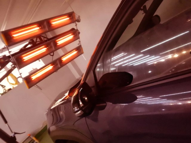 セラミックコーティング施工時の温度管理を行う専用設備