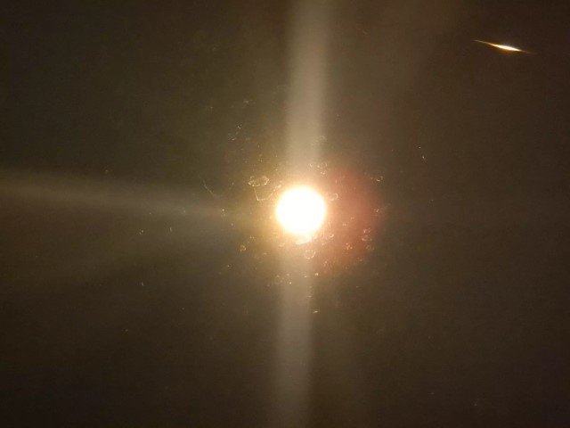 ヤリスクロスの塗装面をLEVEL2研磨で下地処理している様子