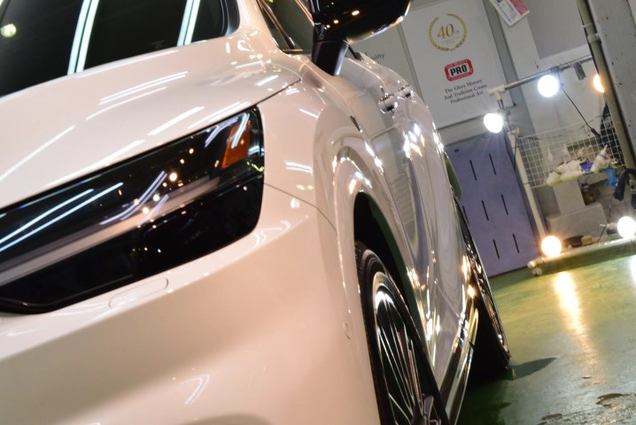 セラミックコーティング施工後のレクサスRX500h ボディの艶と反射状態（札幌施工）