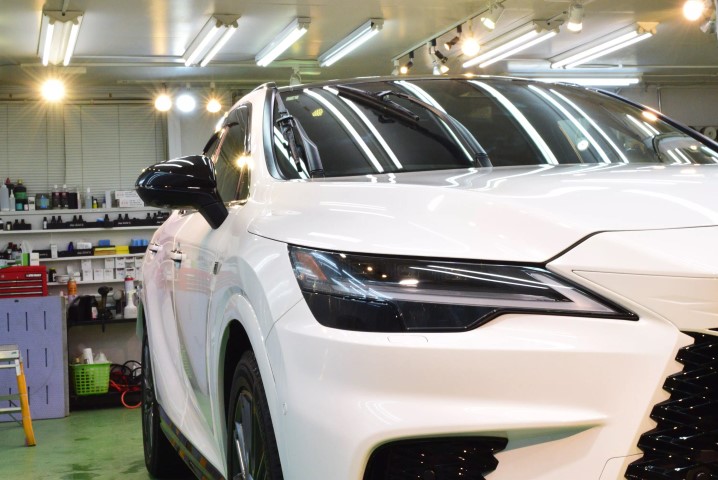 セラミックコーティング施工後のレクサスRX500h ボディの艶と反射状態（札幌施工）