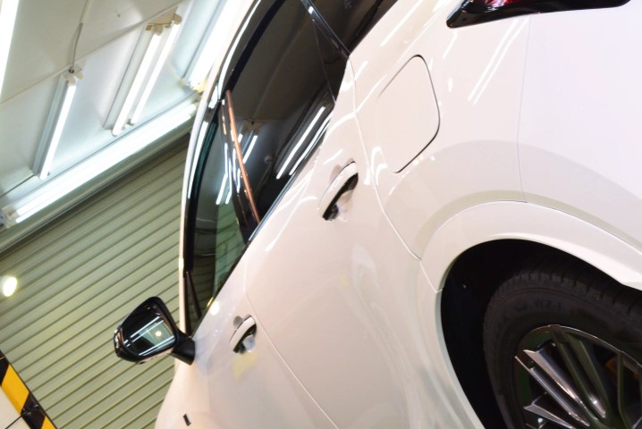 セラミックコーティング施工後のレクサスRX500h ボディの艶と反射状態（札幌施工）