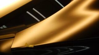 札幌市白石区｜スズキ・フロンクス貼り付いた雪でできたルーフ・ボンネットのへこみをデントリペア修理